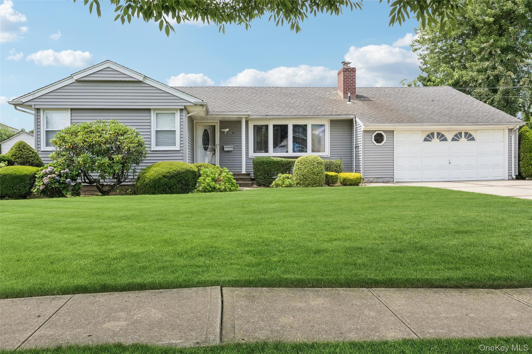 279 E Shore Drive Property Photo 5