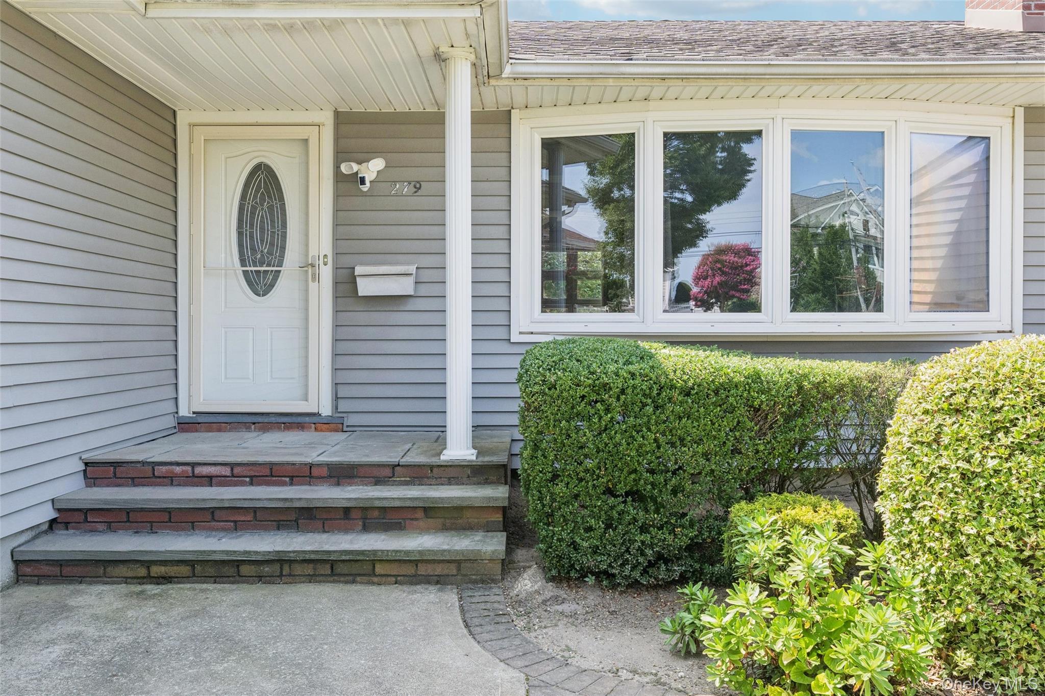 279 E Shore Drive Property Photo 7