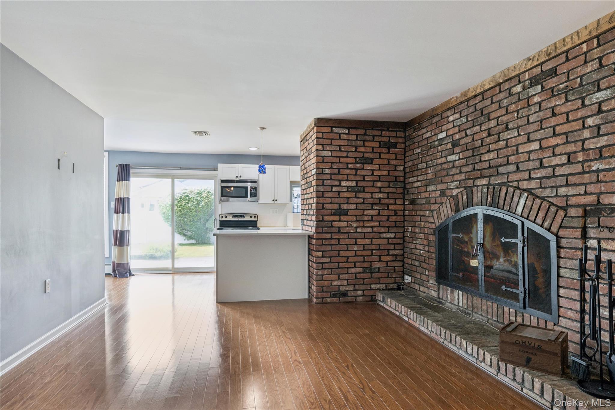 279 E Shore Drive Property Photo 12