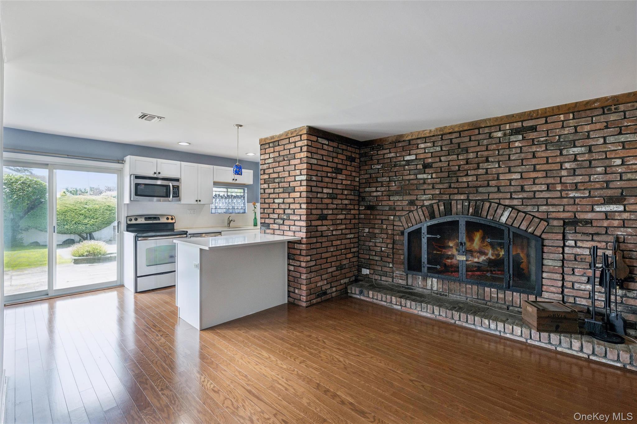279 E Shore Drive Property Photo 13