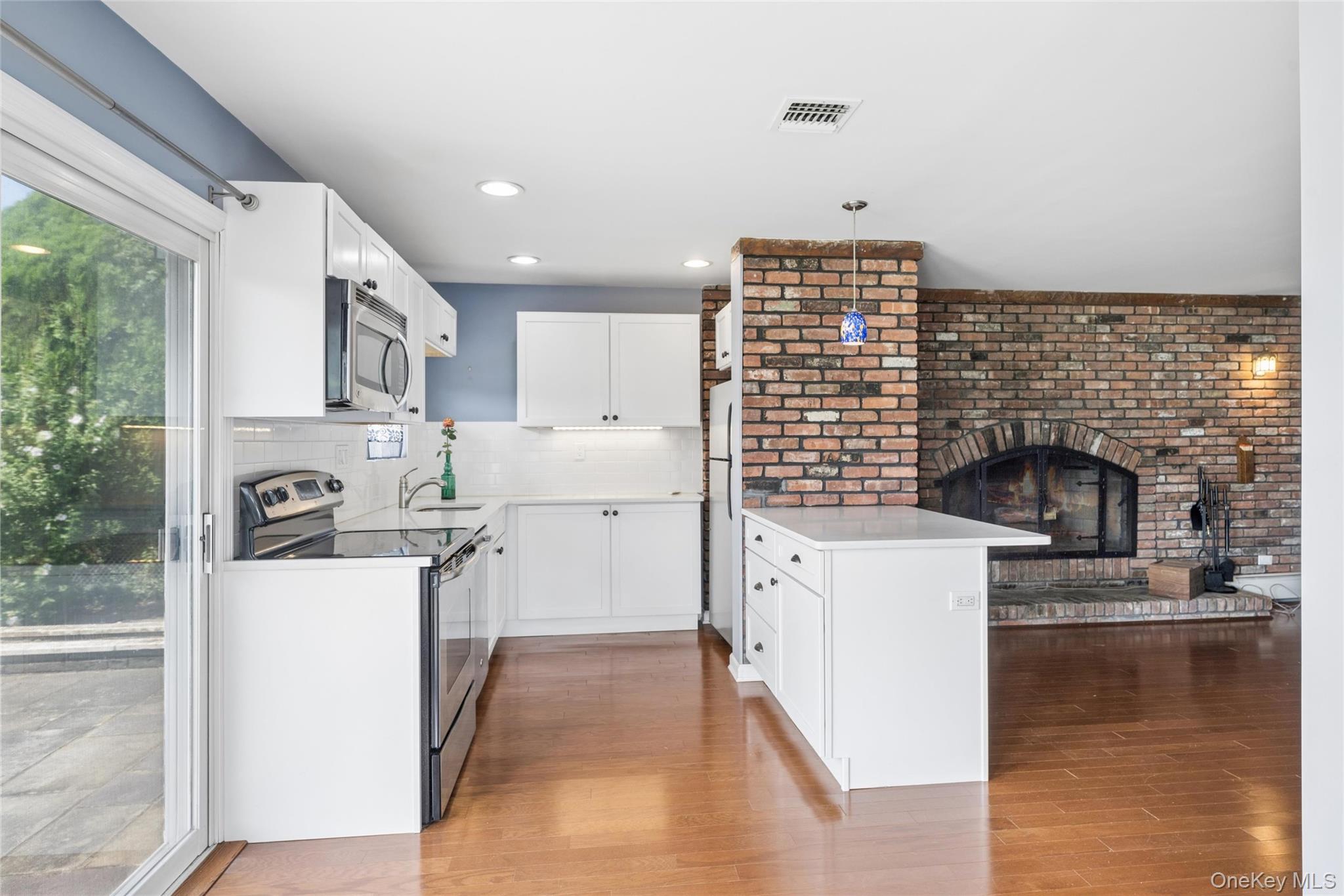 279 E Shore Drive Property Photo 15