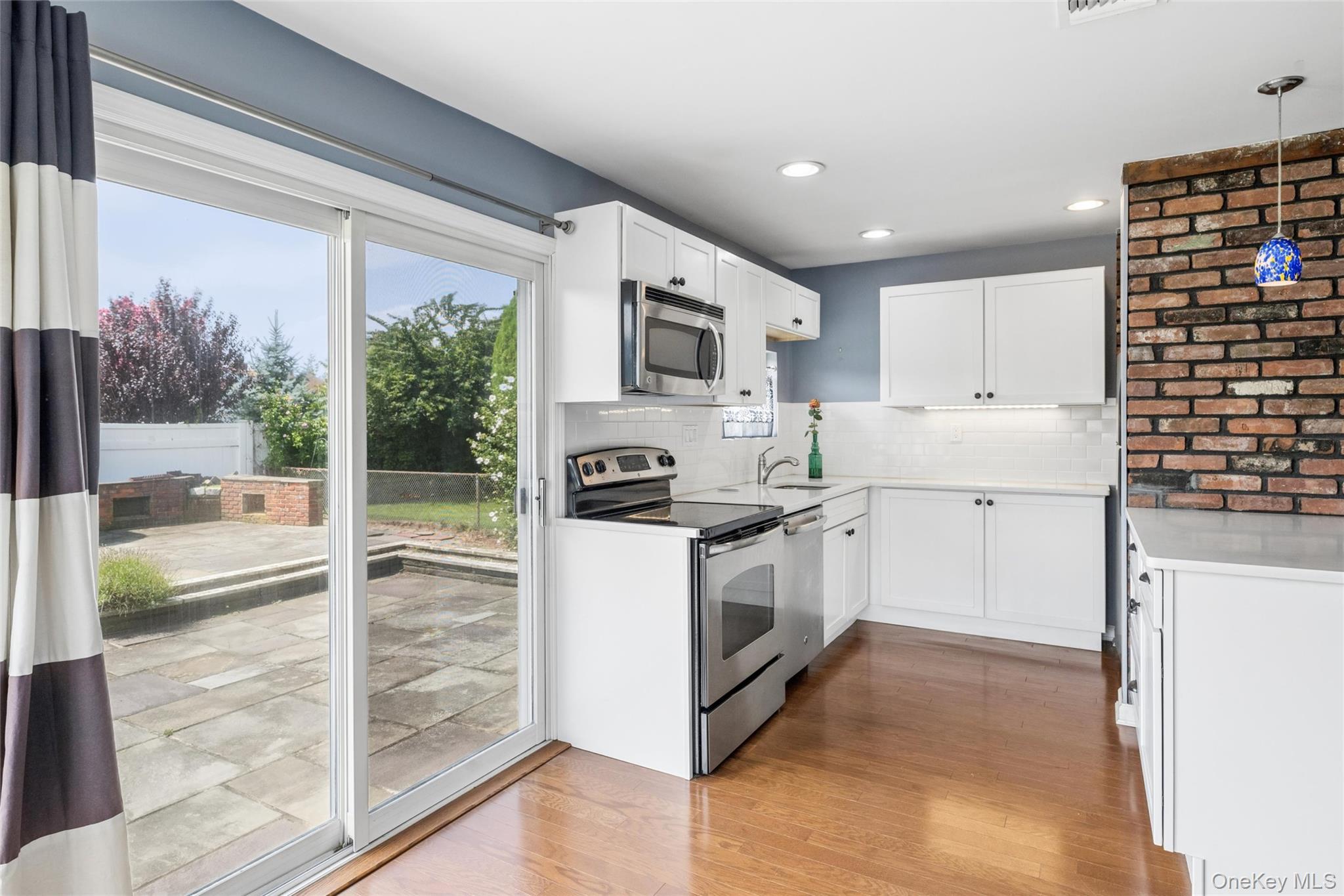 279 E Shore Drive Property Photo 16