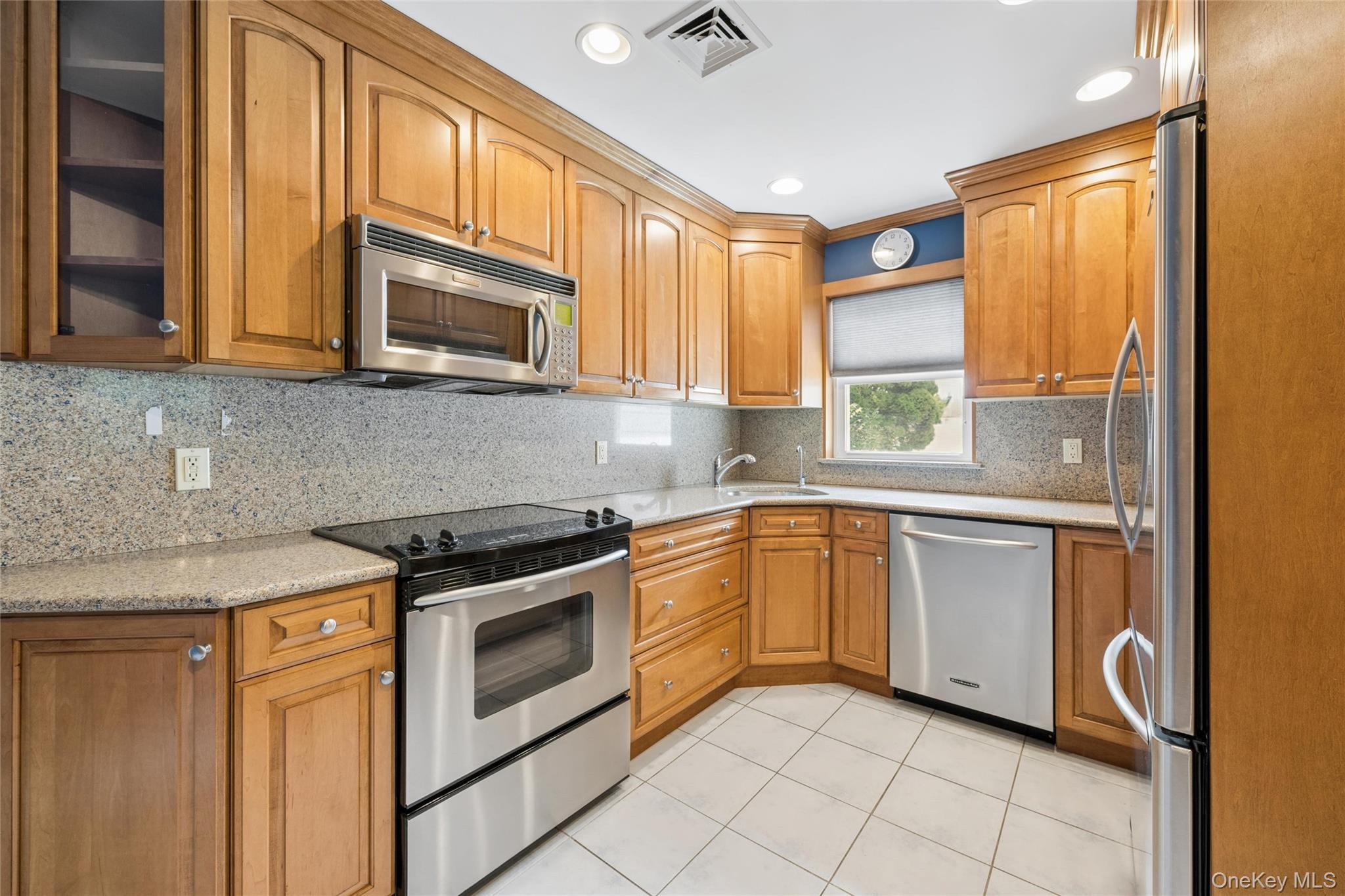 279 E Shore Drive Property Photo 20