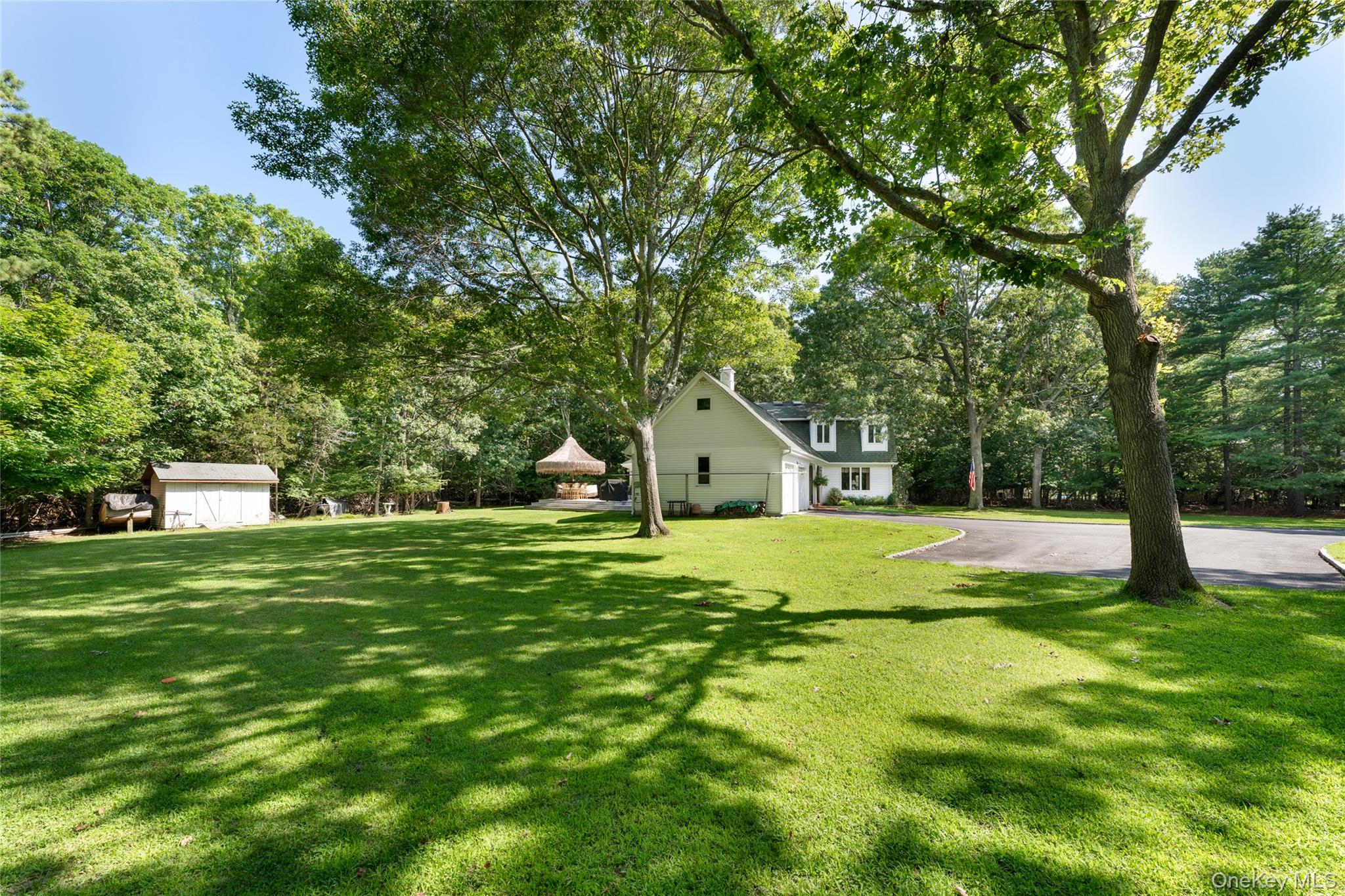 21 Bay Avenue Property Photo 4