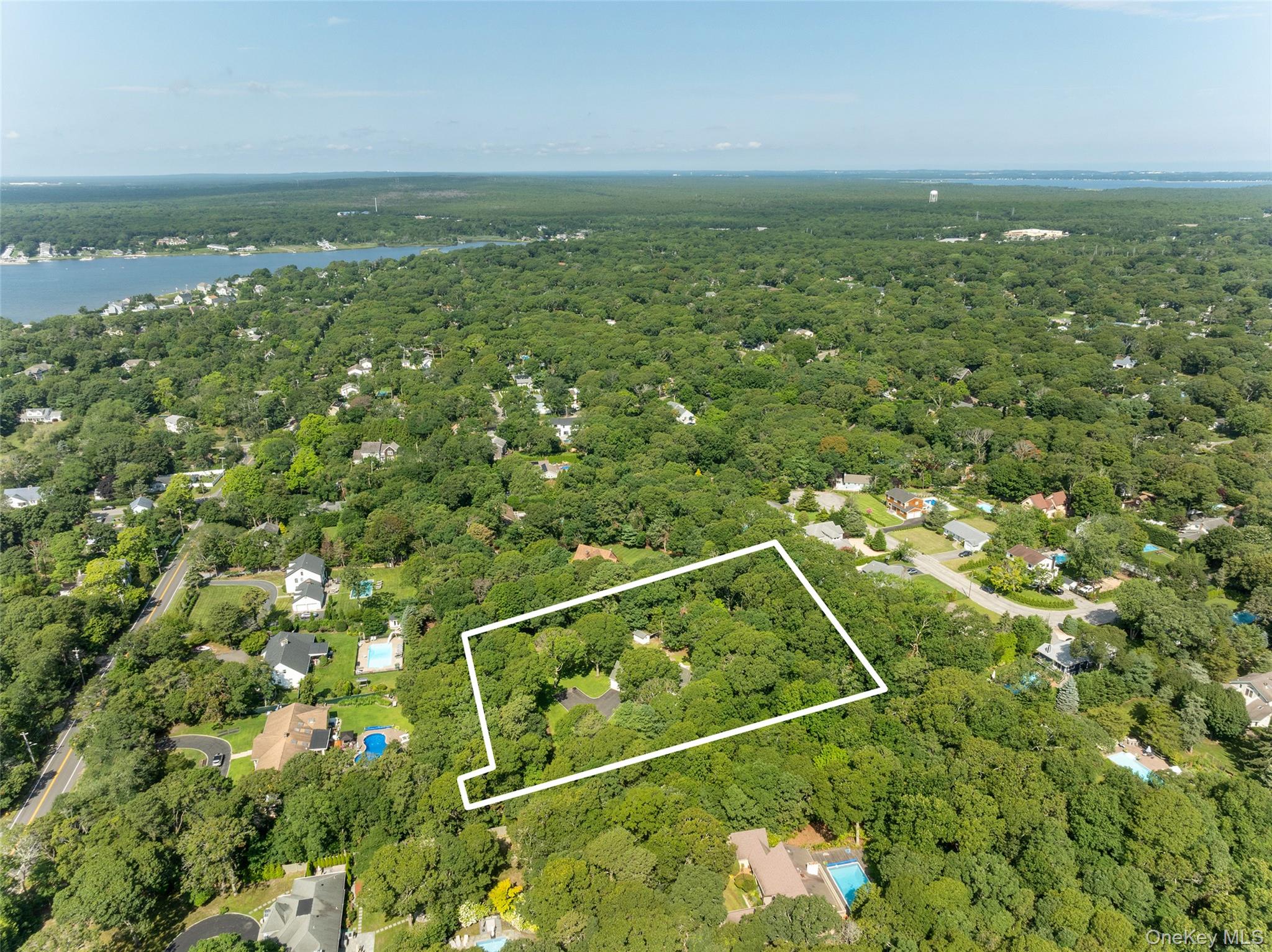 21 Bay Avenue Property Photo 6