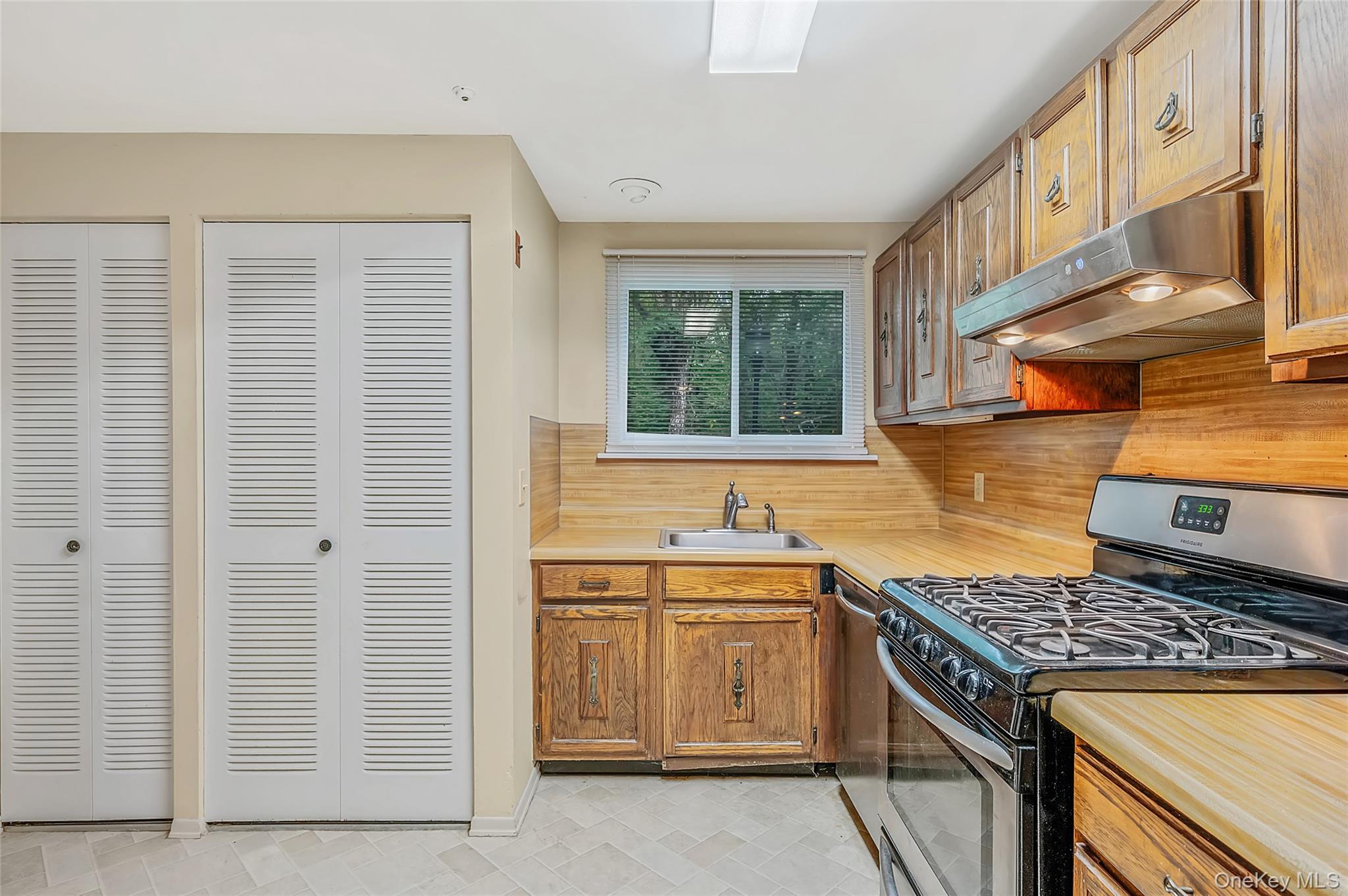 452 Birchwood Road Property Photo 7