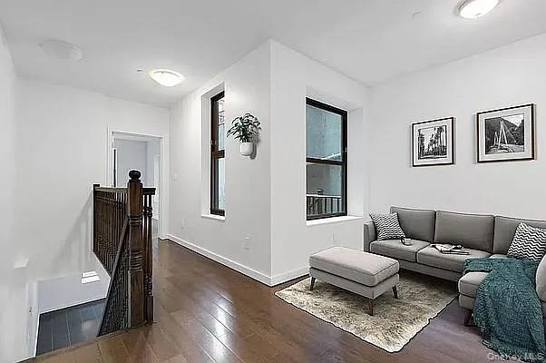286 W 137th Street Property Photo 2