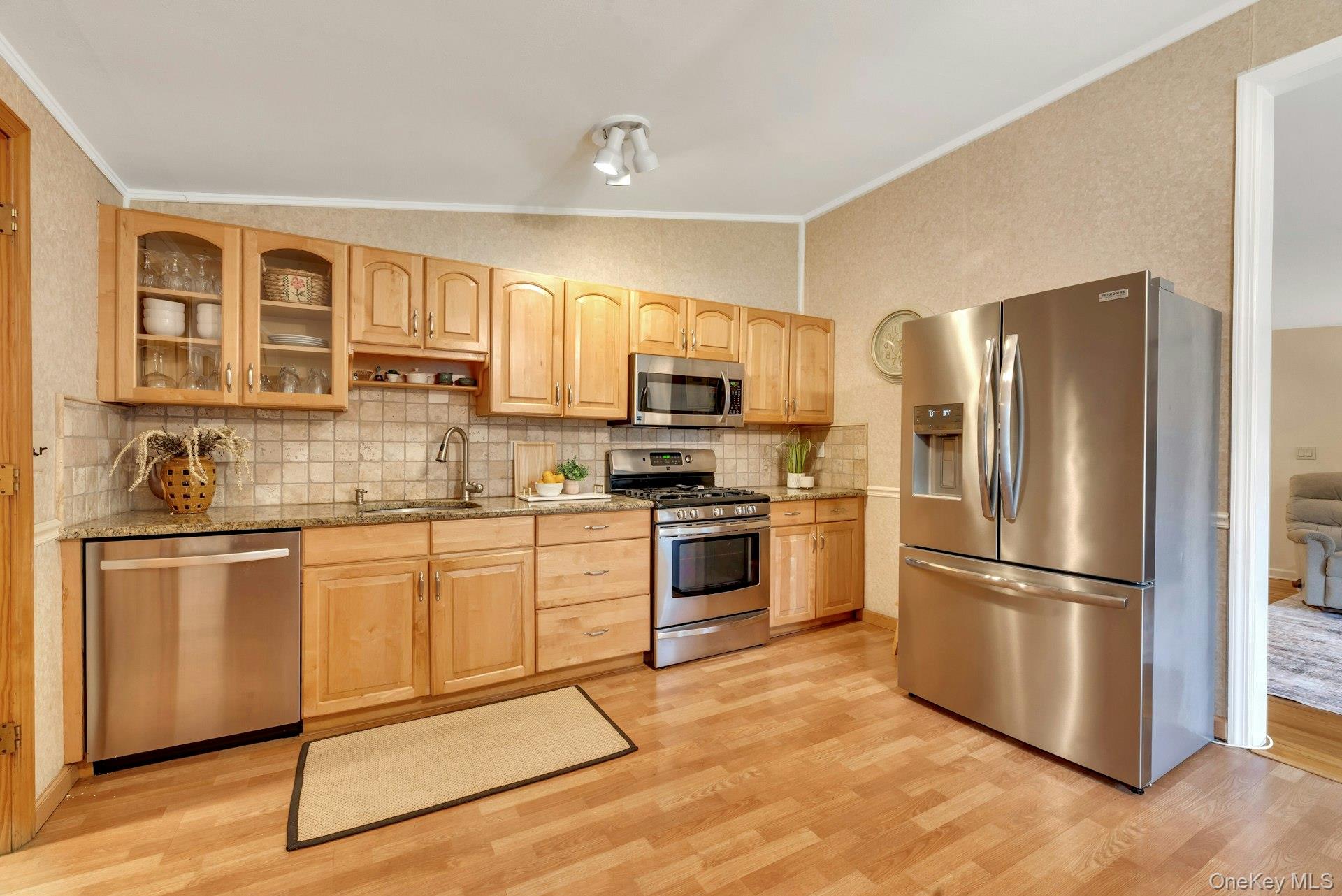 34 Crestwood Lane Property Photo 9