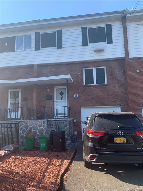 60 Halgren Crescent Property Photo 1
