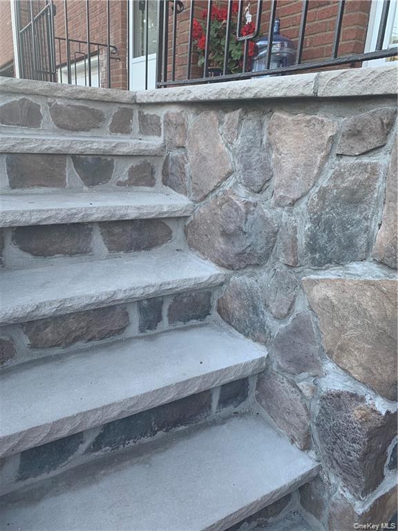 60 Halgren Crescent Property Photo 2