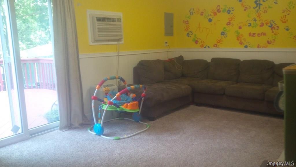 60 Halgren Crescent Property Photo 6