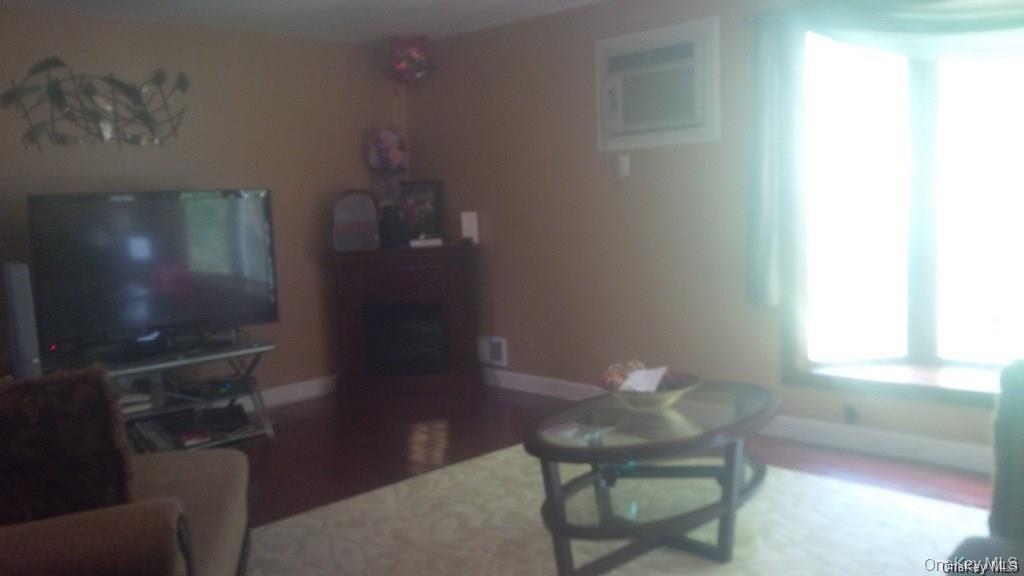 60 Halgren Crescent Property Photo 8