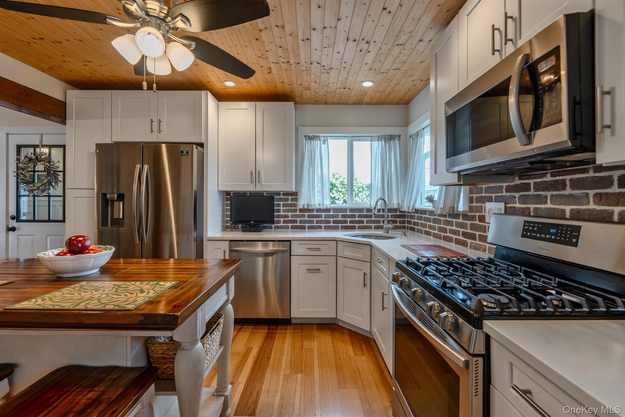 10 Lipton Street Property Photo 27