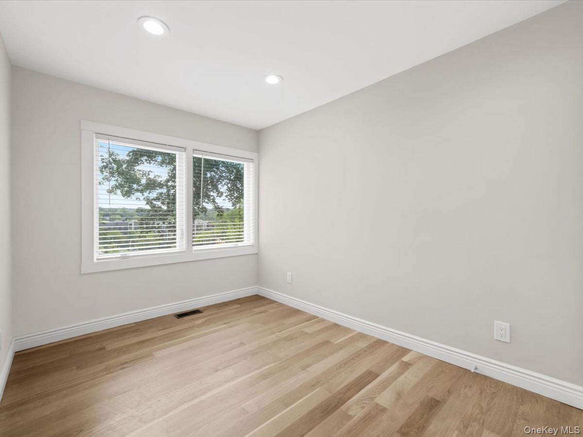 10 W Terrace Road Property Photo 15