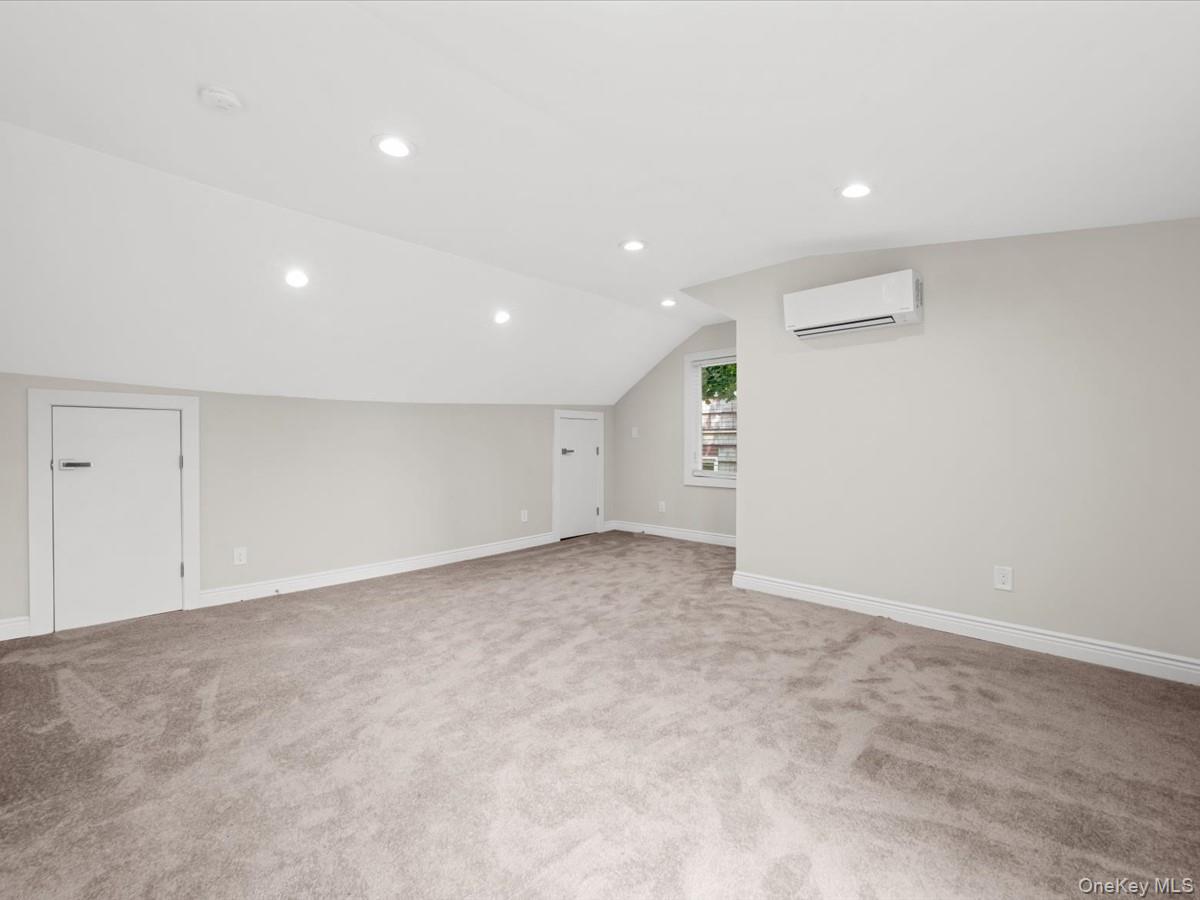 10 W Terrace Road Property Photo 19