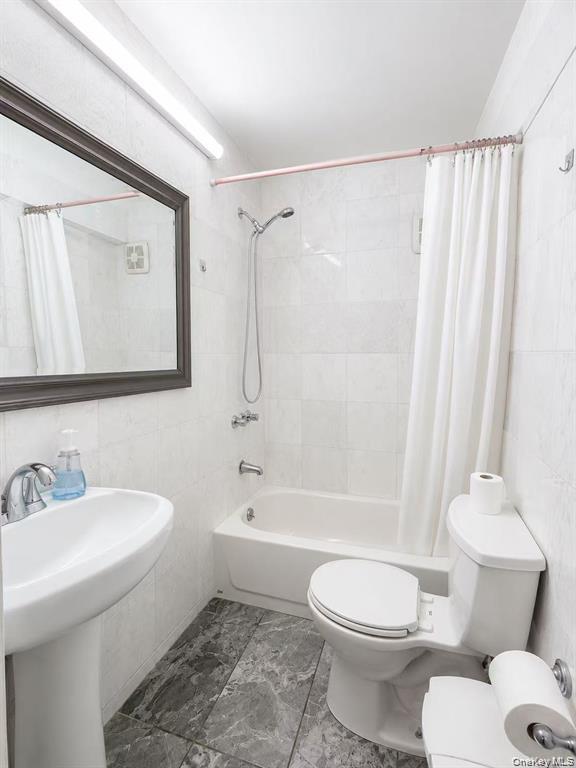 12215 25 Road Property Photo 4