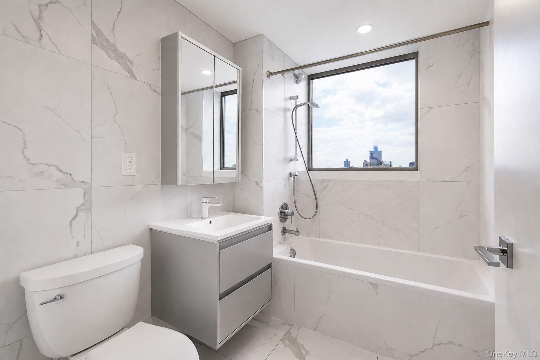 2128 Ocean Avenue 9d Property Photo 7
