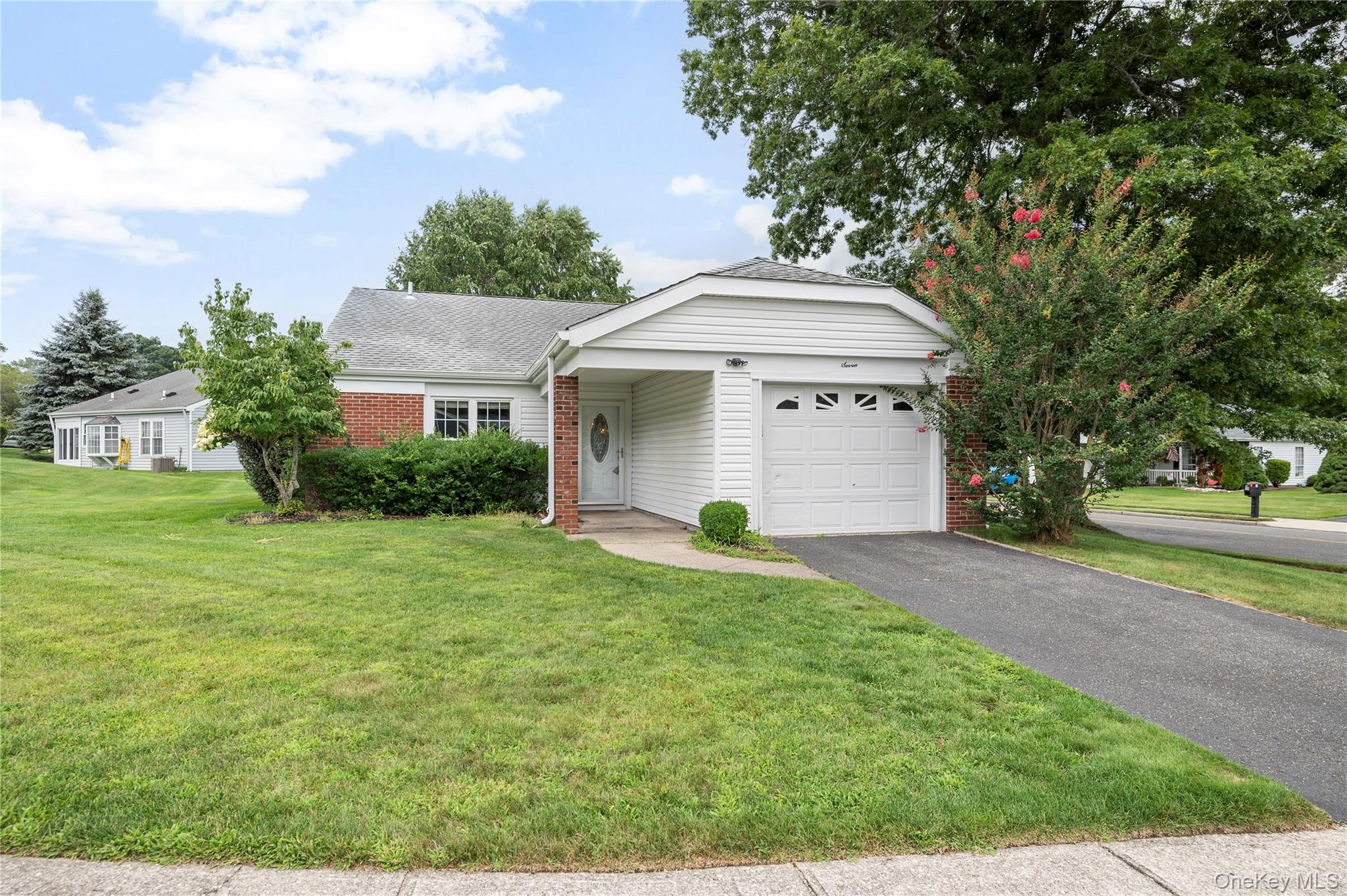 7 Avon Court Property Photo 1
