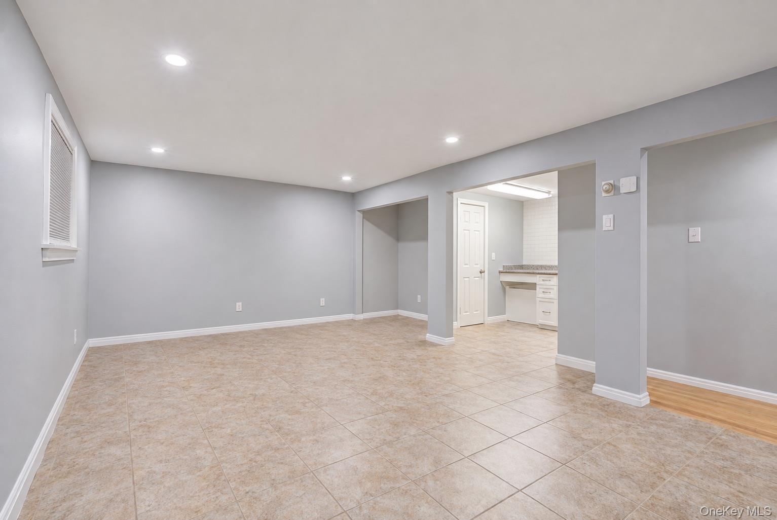 4065 Broadway Property Photo 5