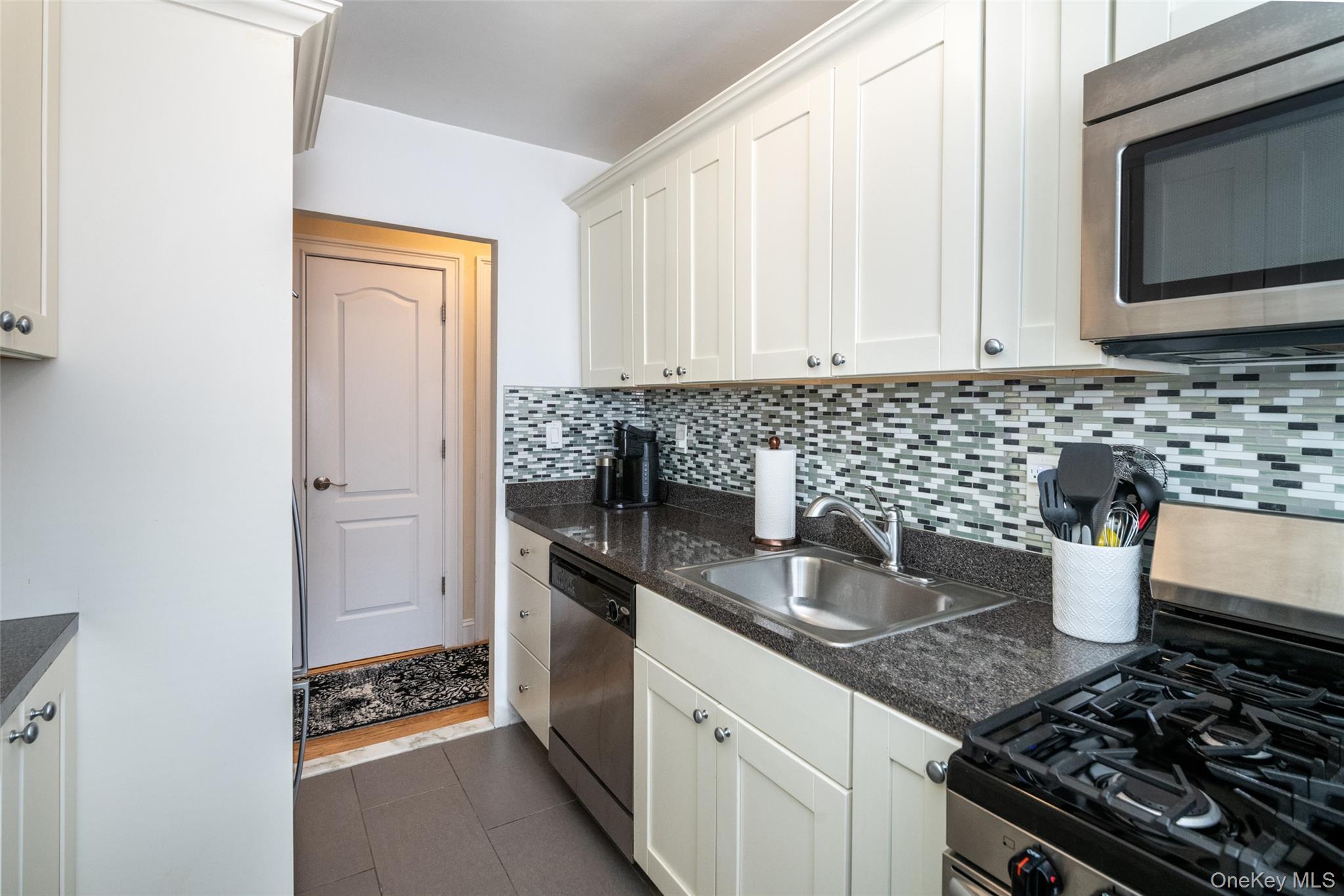60 Locust Avenue A-609 Property Photo 20
