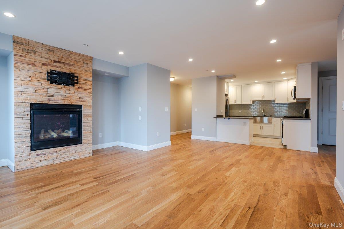 661 W Broadway 604 Property Photo 6