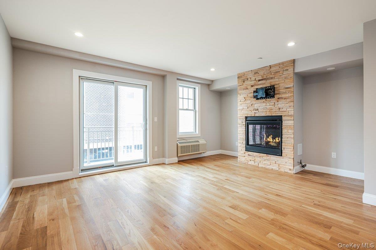 661 W Broadway 604 Property Photo 8