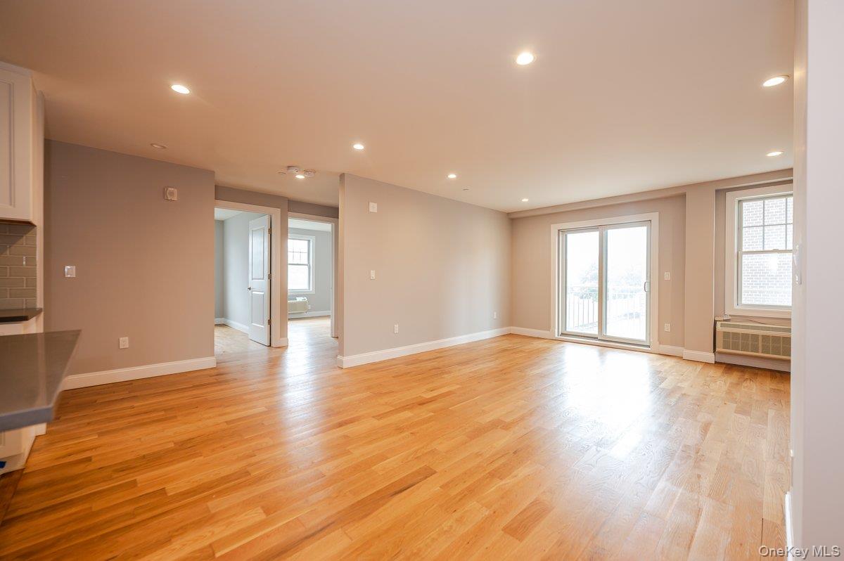 661 W Broadway 604 Property Photo 9