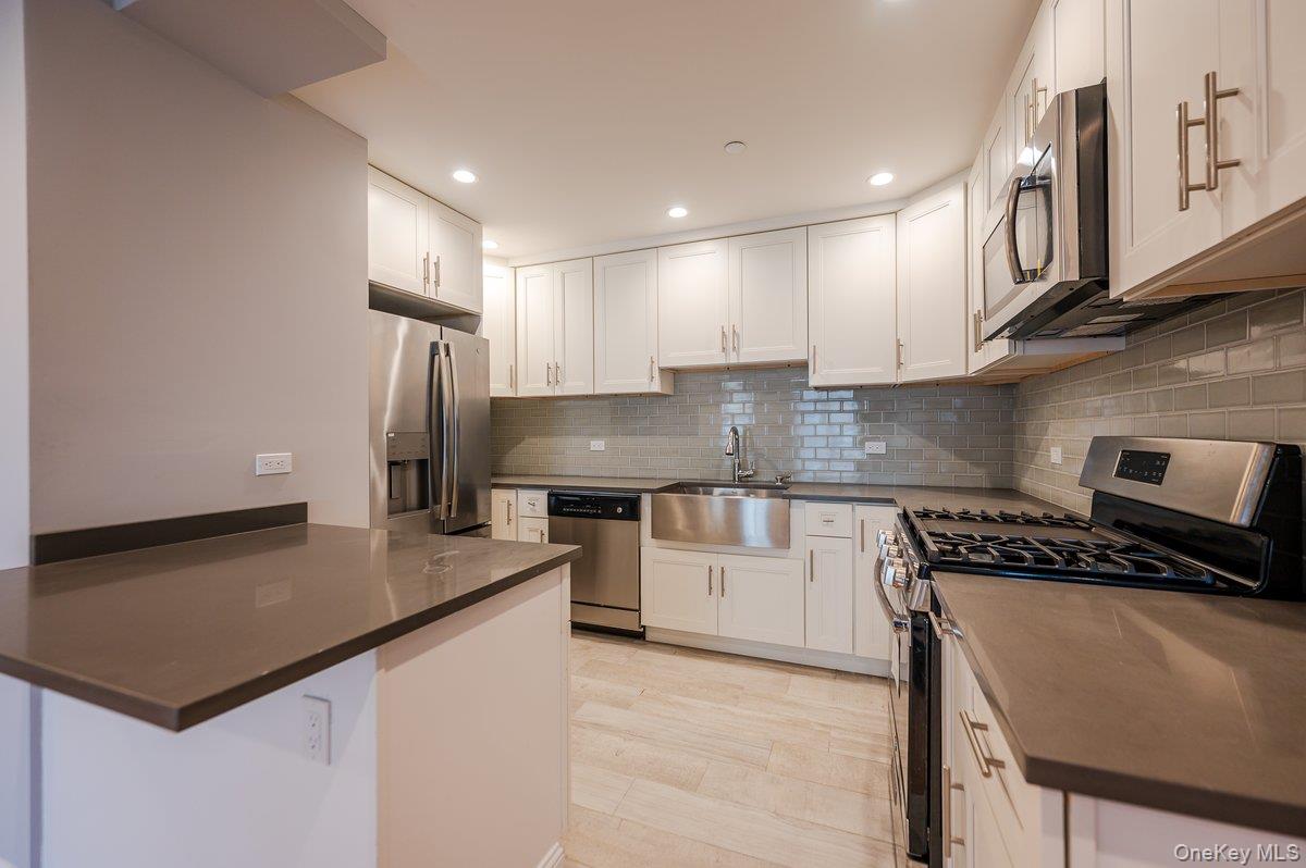 661 W Broadway 604 Property Photo 10