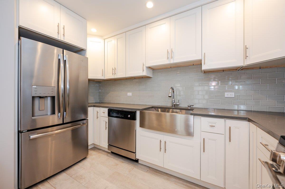 661 W Broadway 604 Property Photo 11
