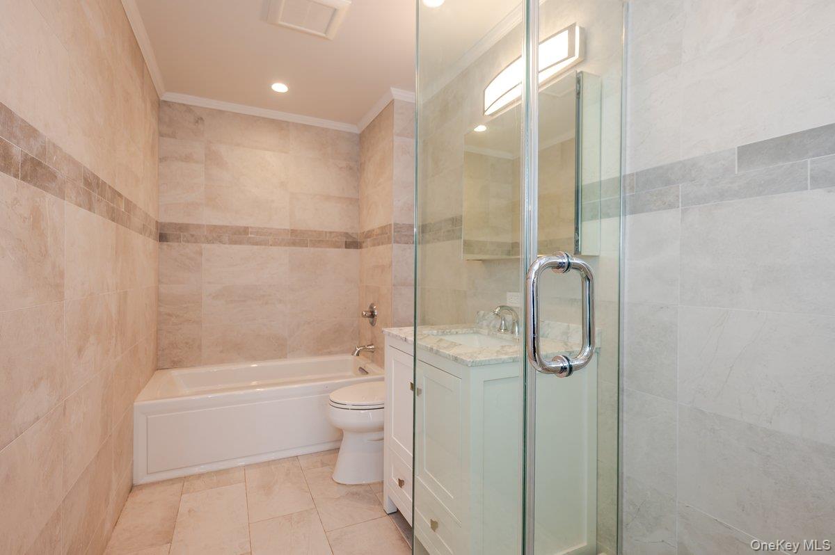 661 W Broadway 604 Property Photo 17