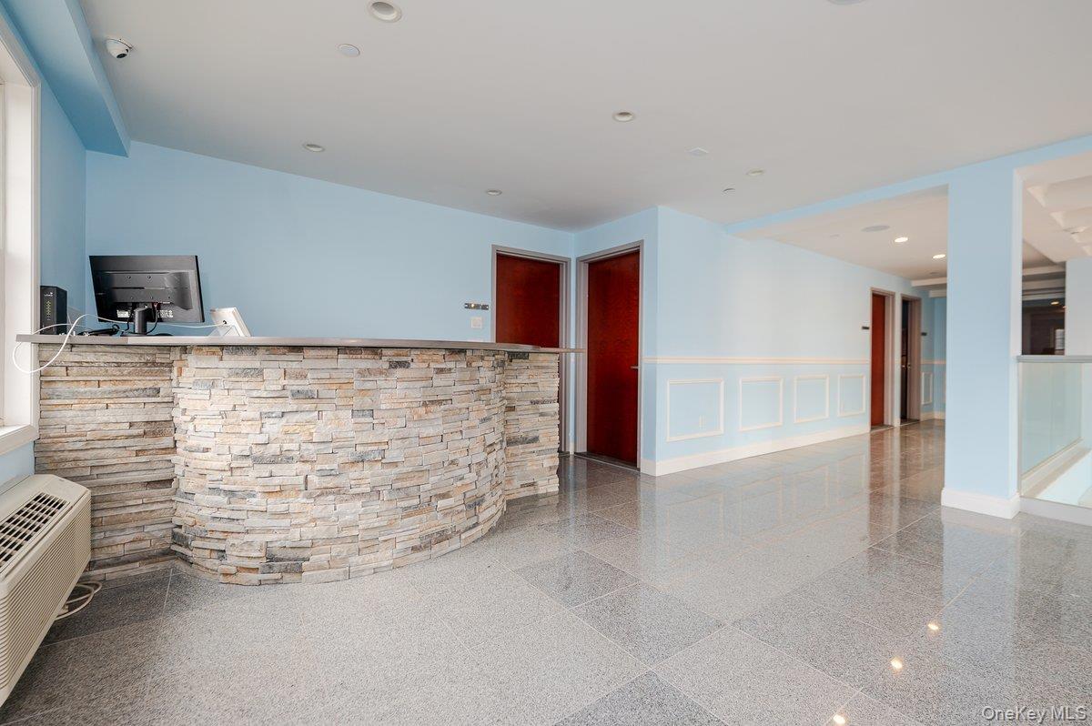 661 W Broadway 604 Property Photo 25