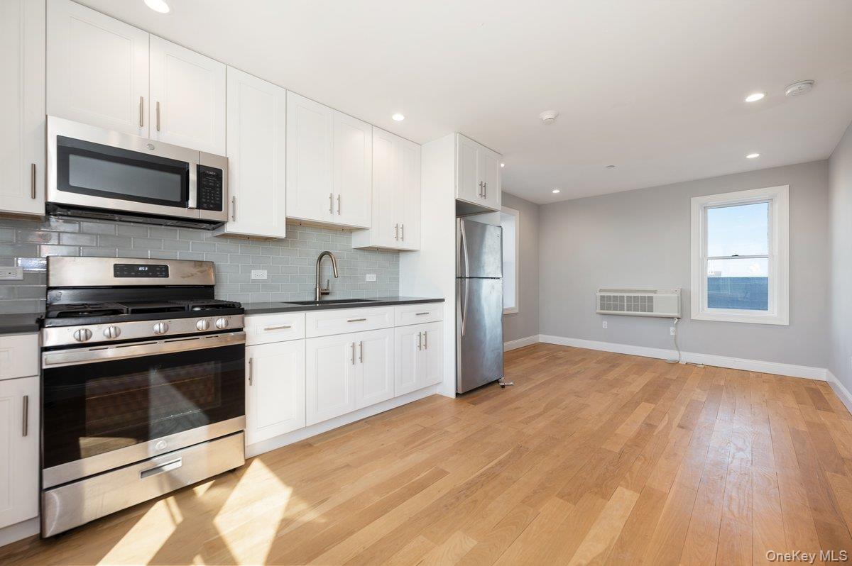 661 W Broadway 604 Property Photo 45