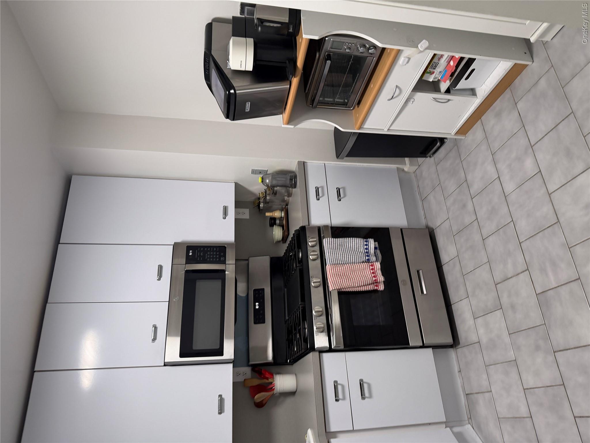 376 Central Avenue 2n Property Photo 14