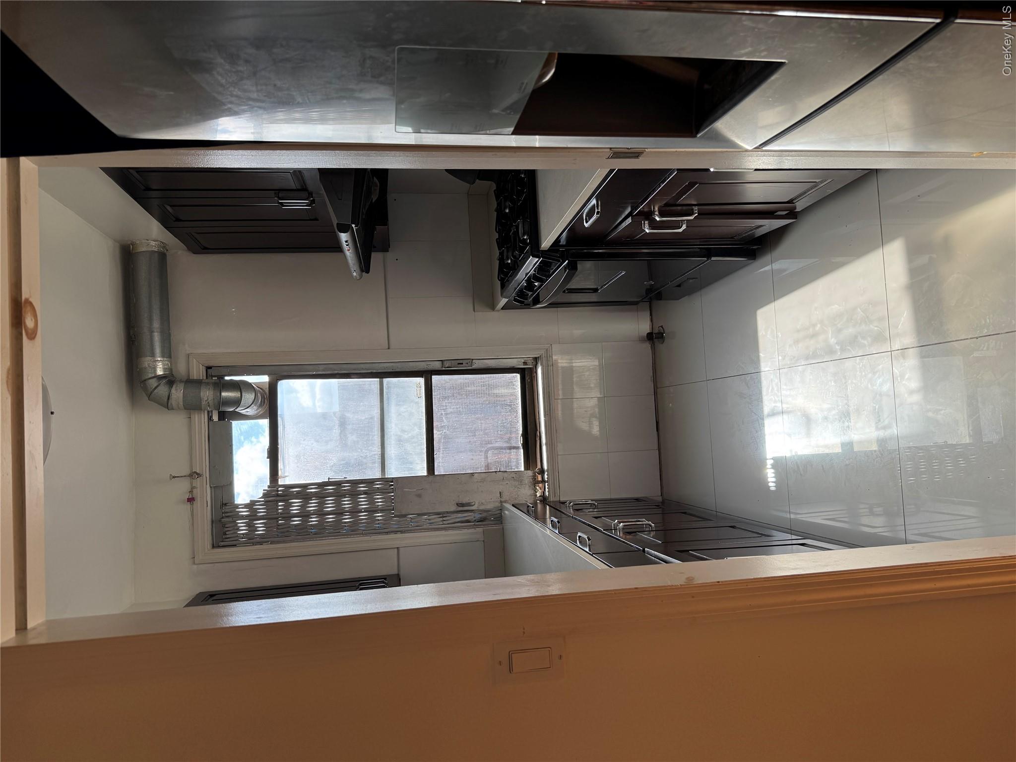 2925 Matthews Avenue 6h Property Photo 6
