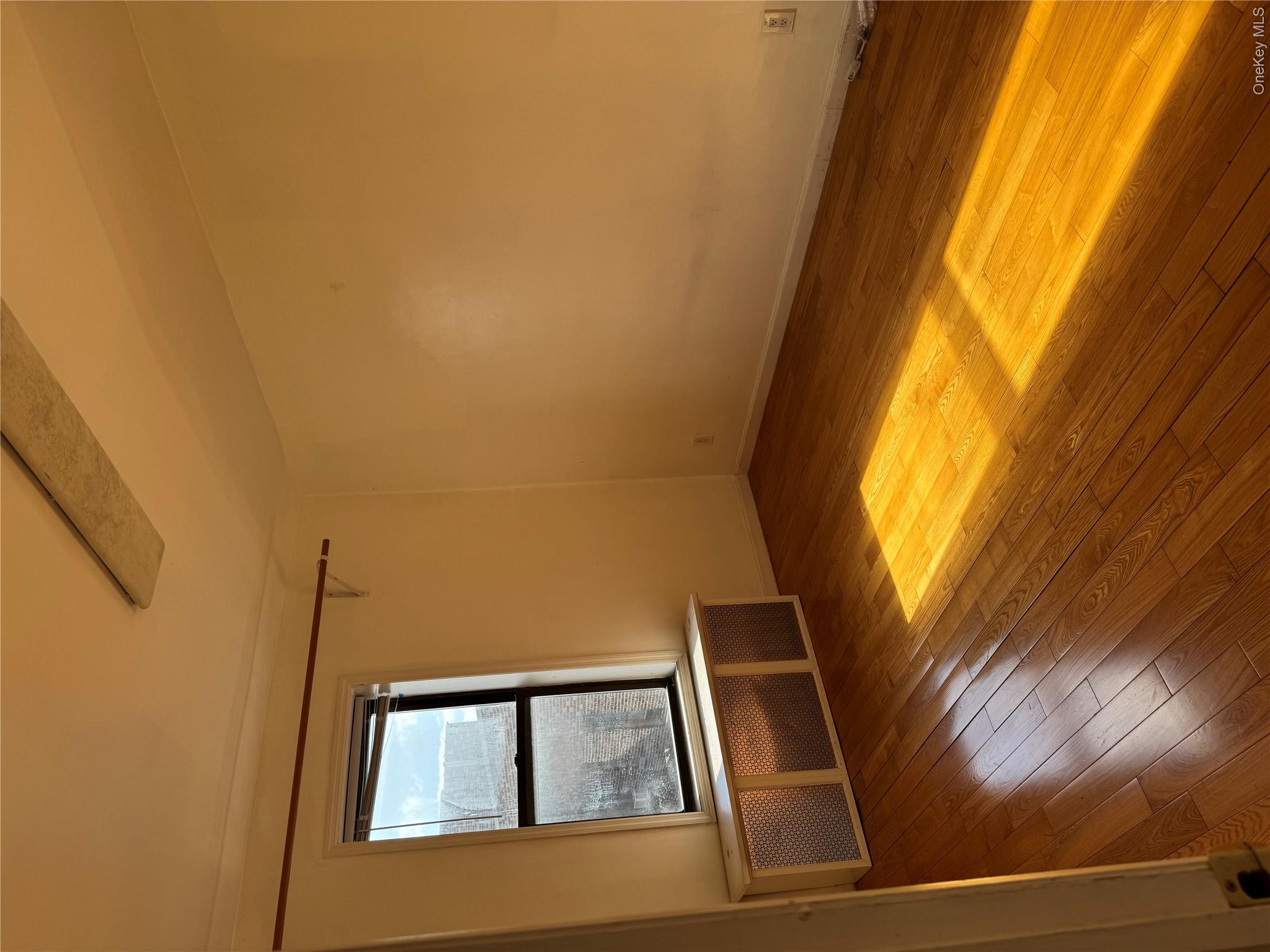 2925 Matthews Avenue 6h Property Photo 7