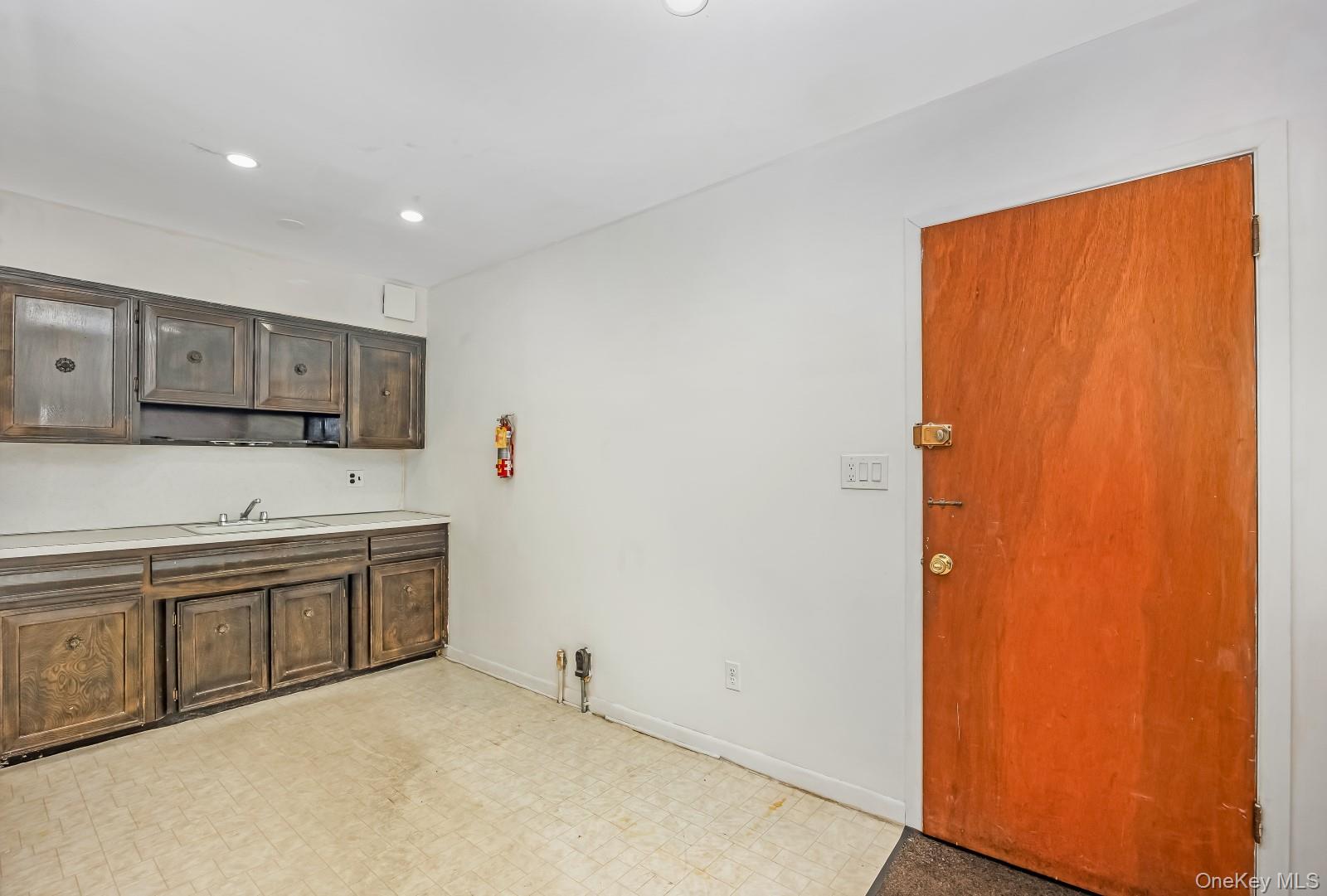 58-30 75th Street Property Photo 4