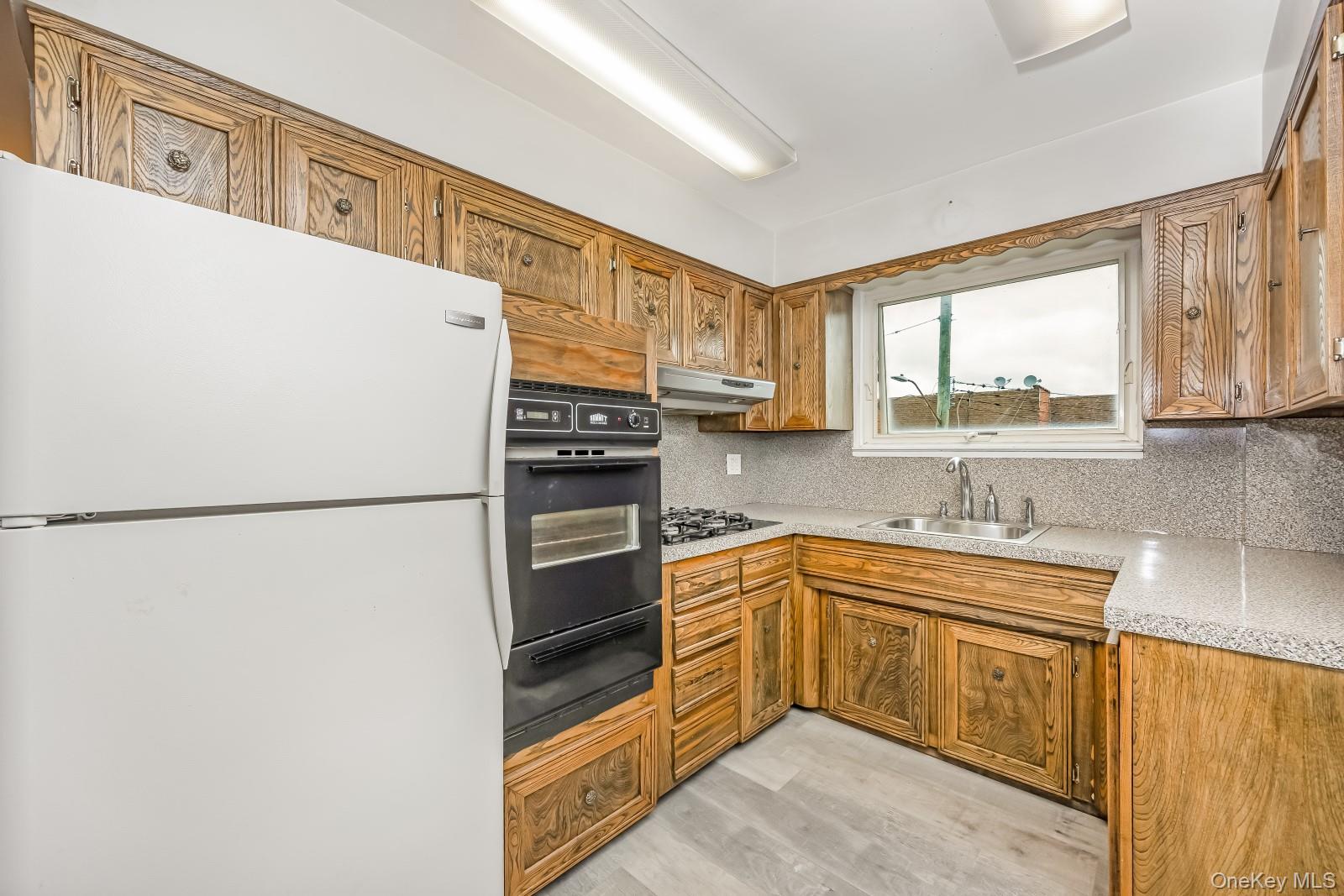 58-30 75th Street Property Photo 33