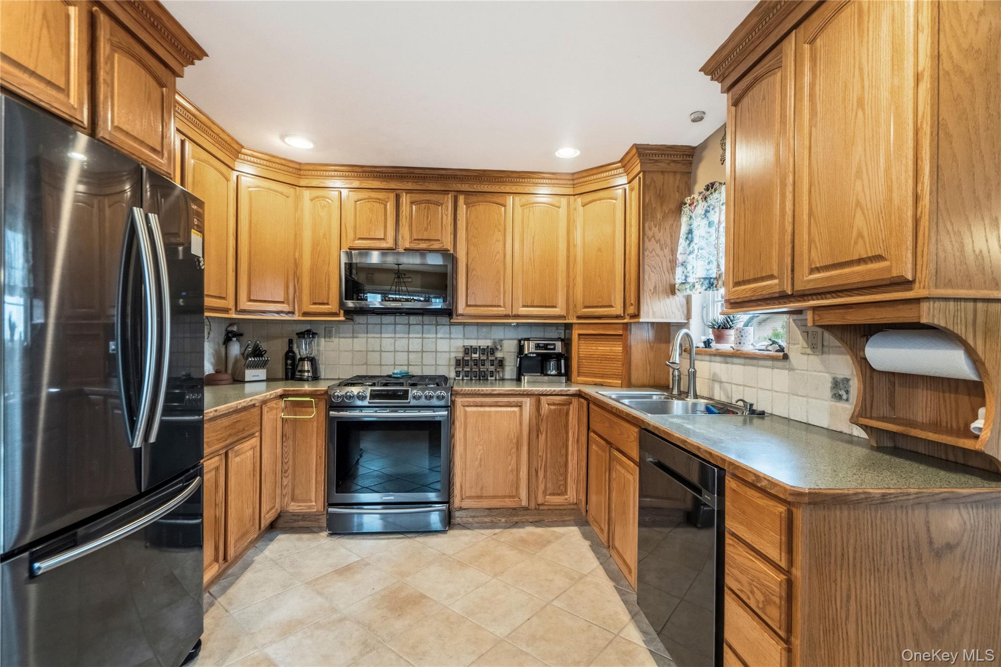 2440 Wallen Lane Property Photo 16