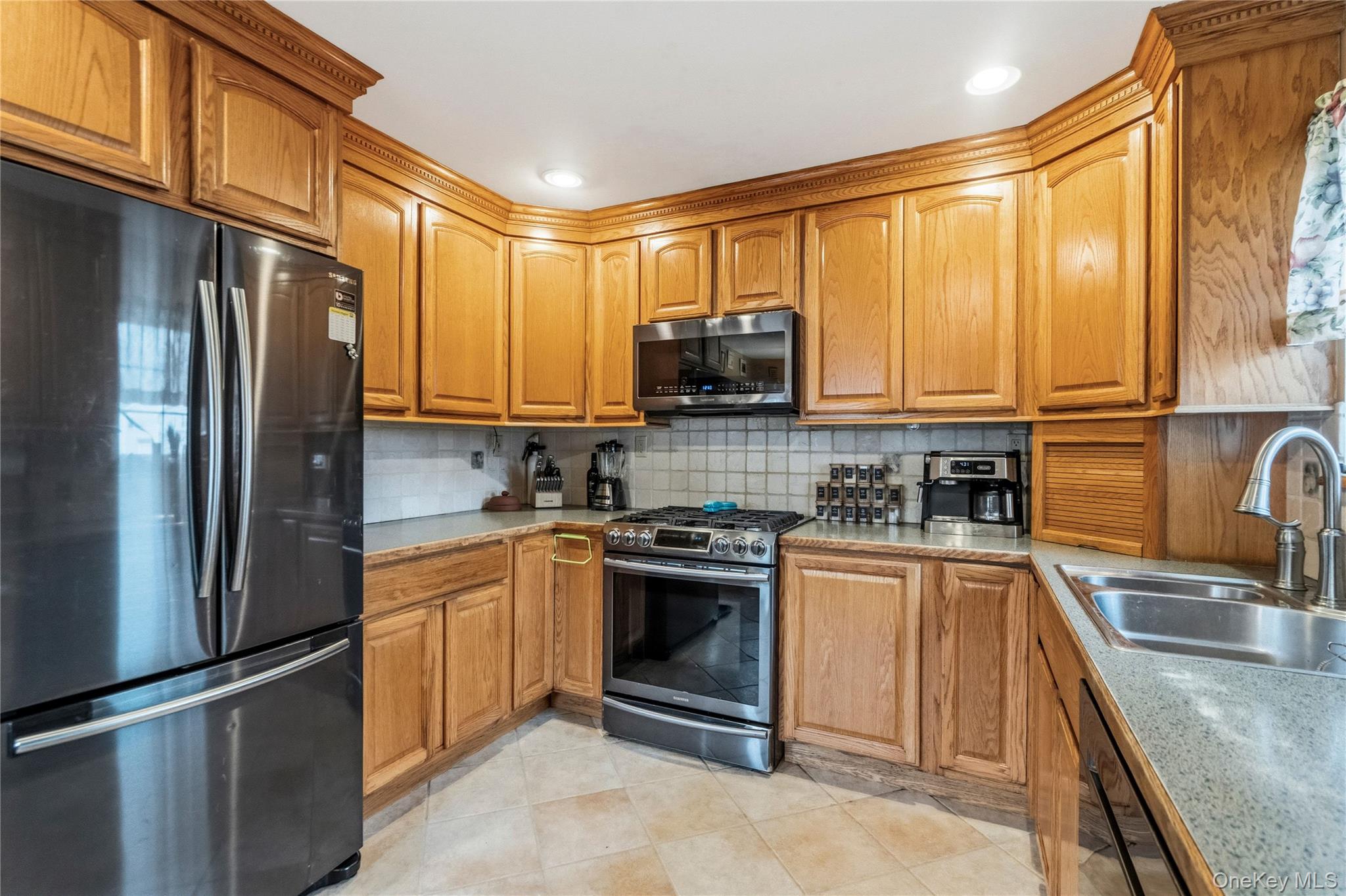 2440 Wallen Lane Property Photo 17