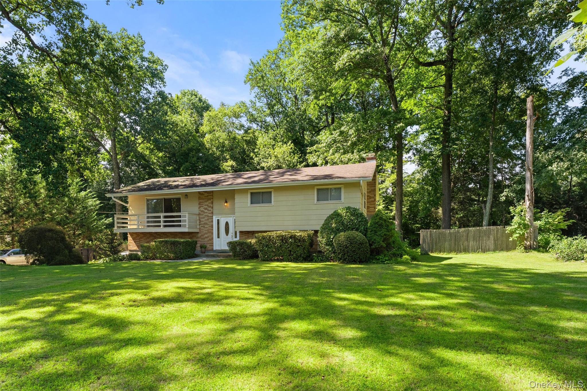182 Geymer Drive Property Photo 2