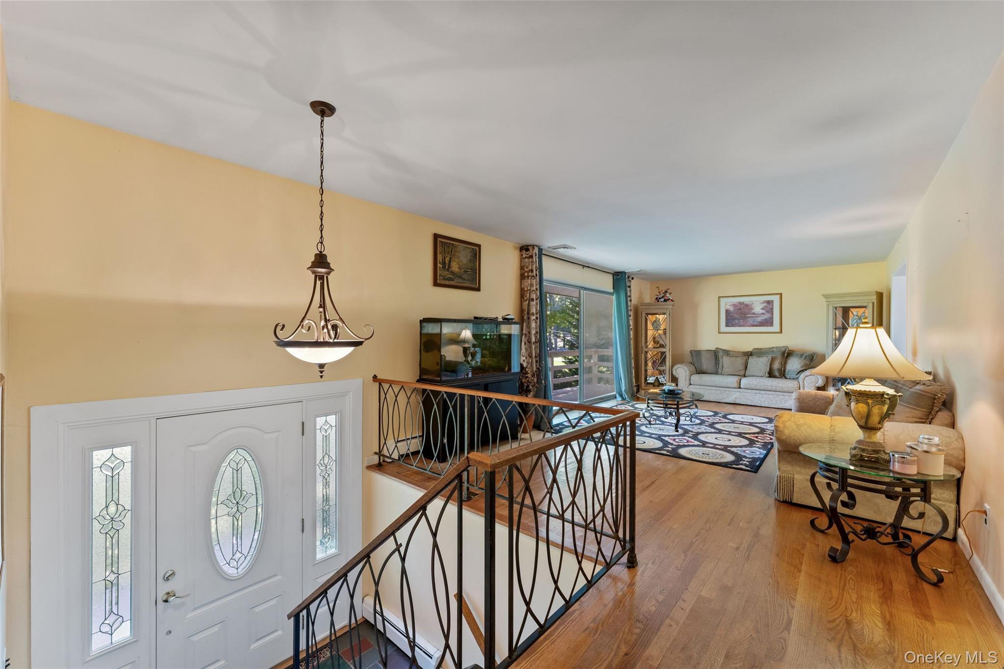 182 Geymer Drive Property Photo 3
