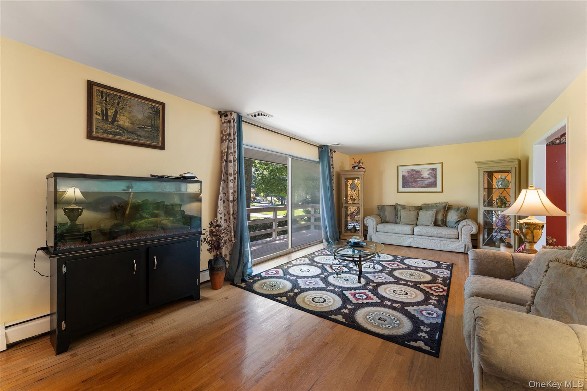 182 Geymer Drive Property Photo 4