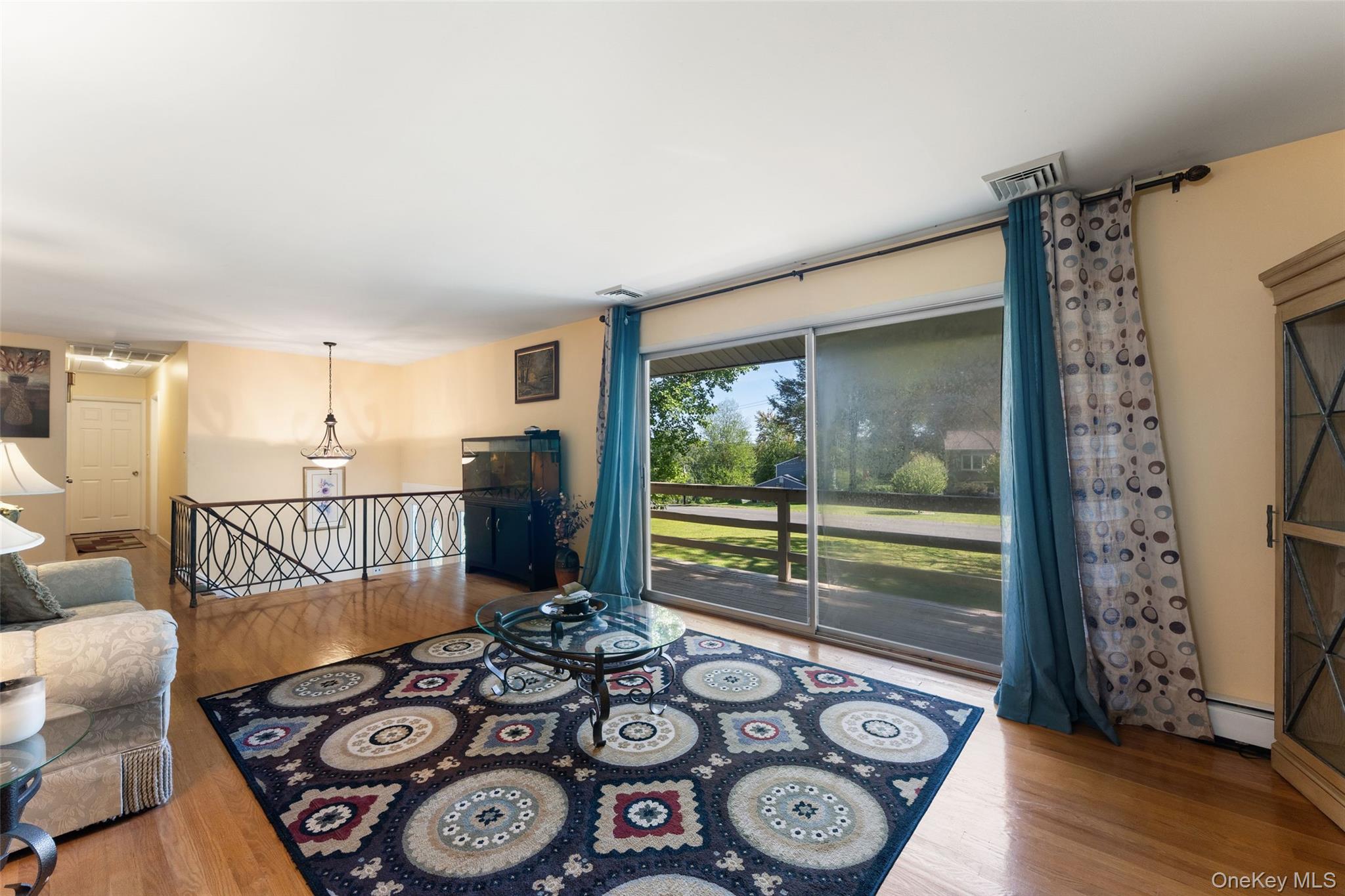 182 Geymer Drive Property Photo 6