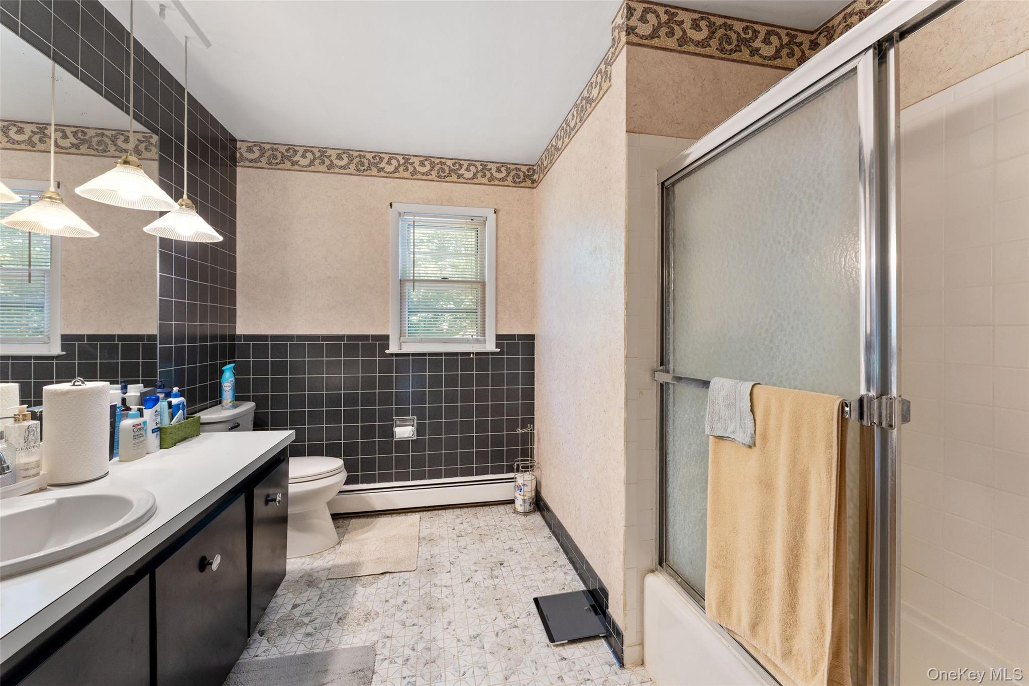 182 Geymer Drive Property Photo 15