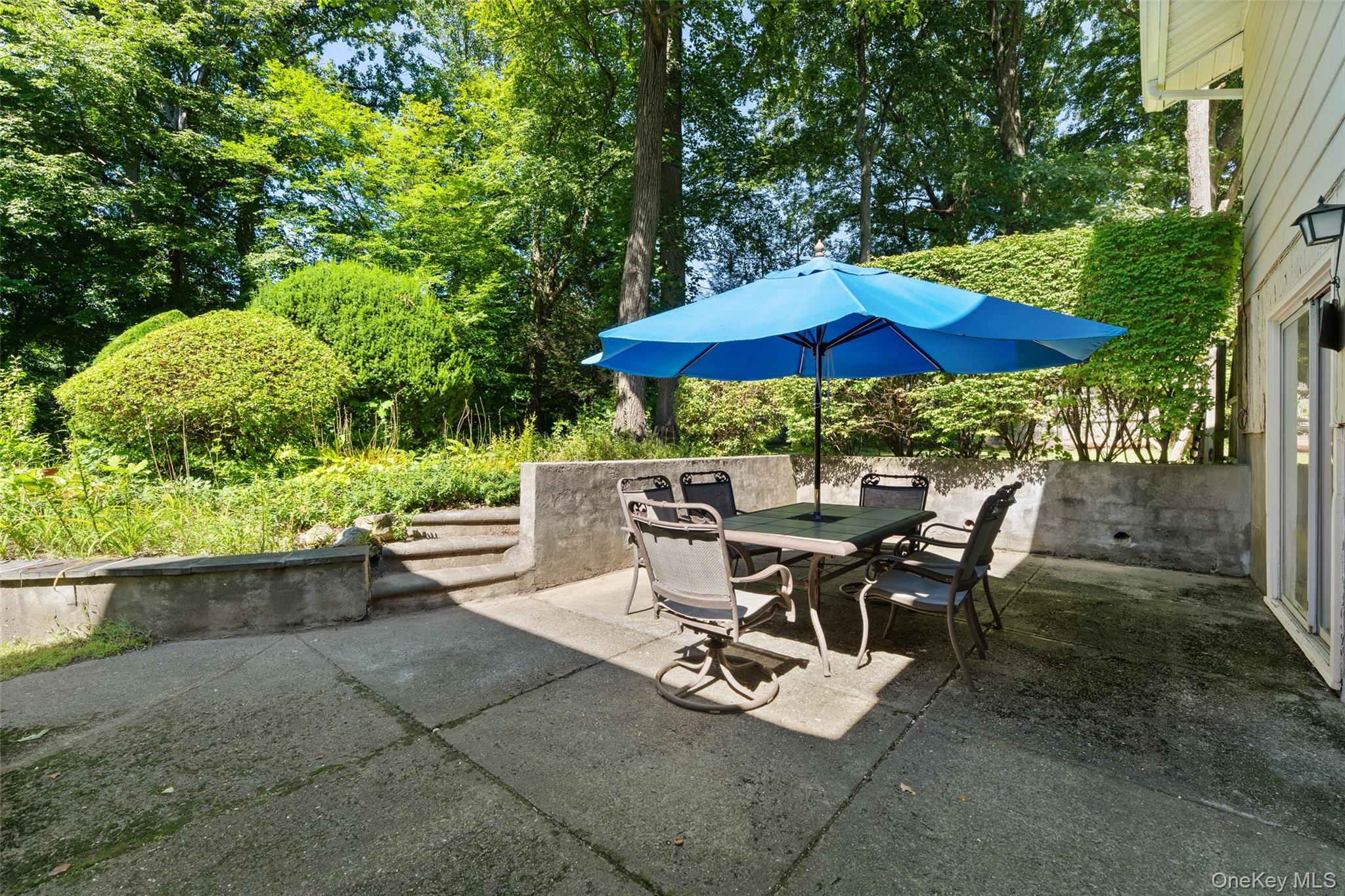 182 Geymer Drive Property Photo 28
