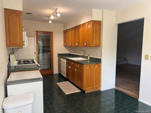 34 Candlestick Court Property Photo 10