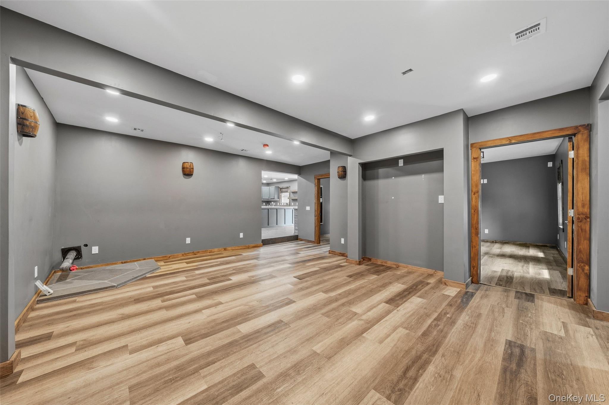 290 Route 17k Property Photo 8