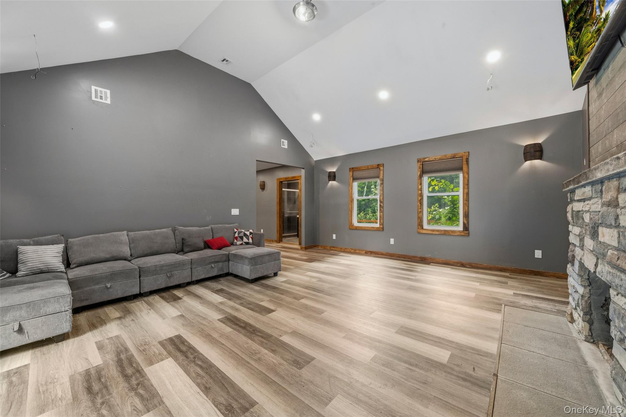 290 Route 17k Property Photo 14