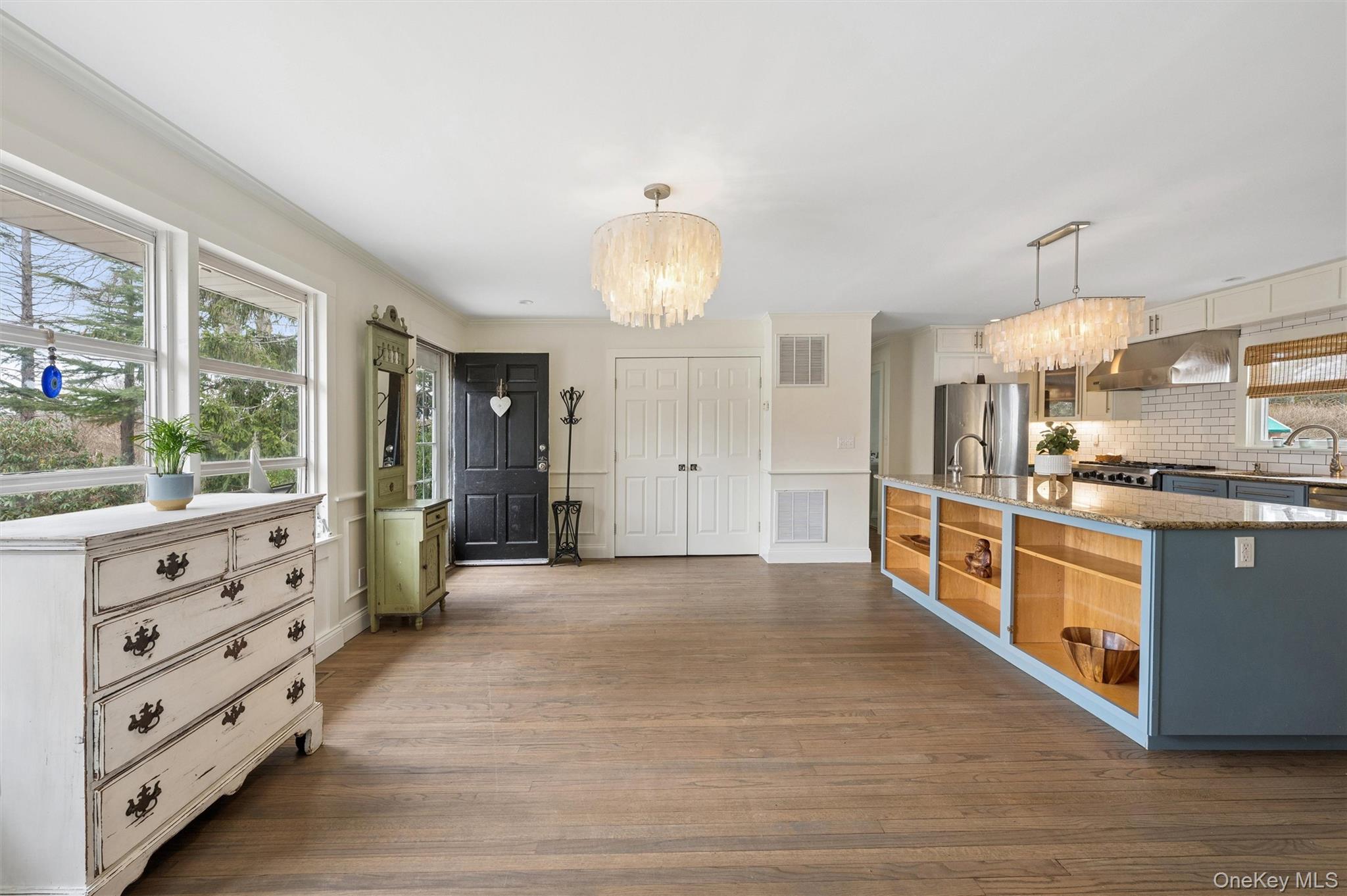 84 Evergreen Avenue Property Photo 3