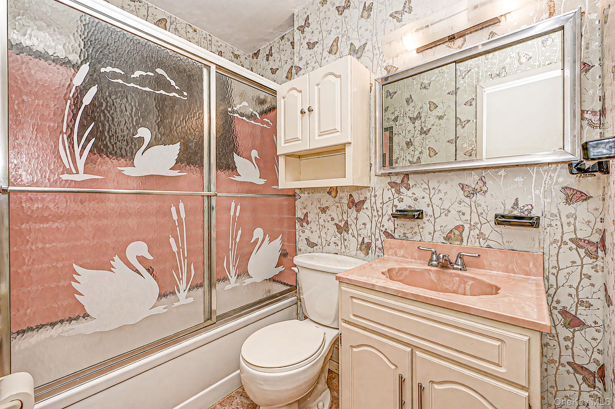 2715 Falcon Avenue Property Photo 6